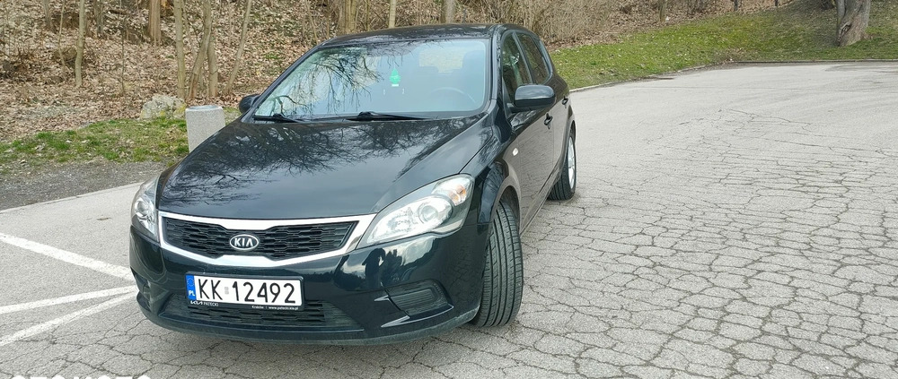 Kia Ceed cena 23000 przebieg: 140000, rok produkcji 2011 z Ełk małe 106